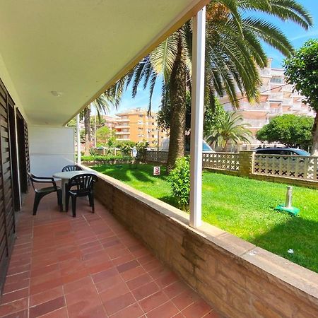 Apartamentos Flandria Салоу Екстер'єр фото