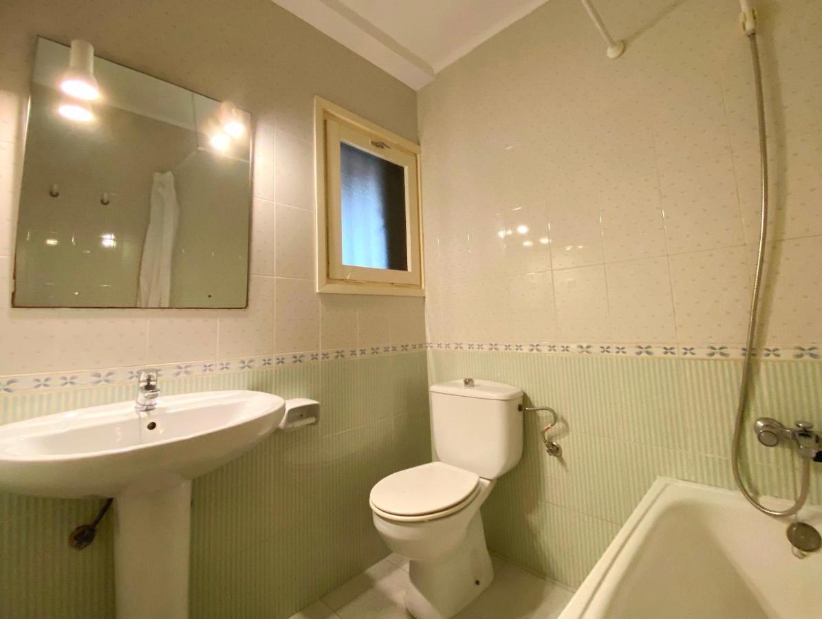 Apartamentos Flandria Салоу Екстер'єр фото