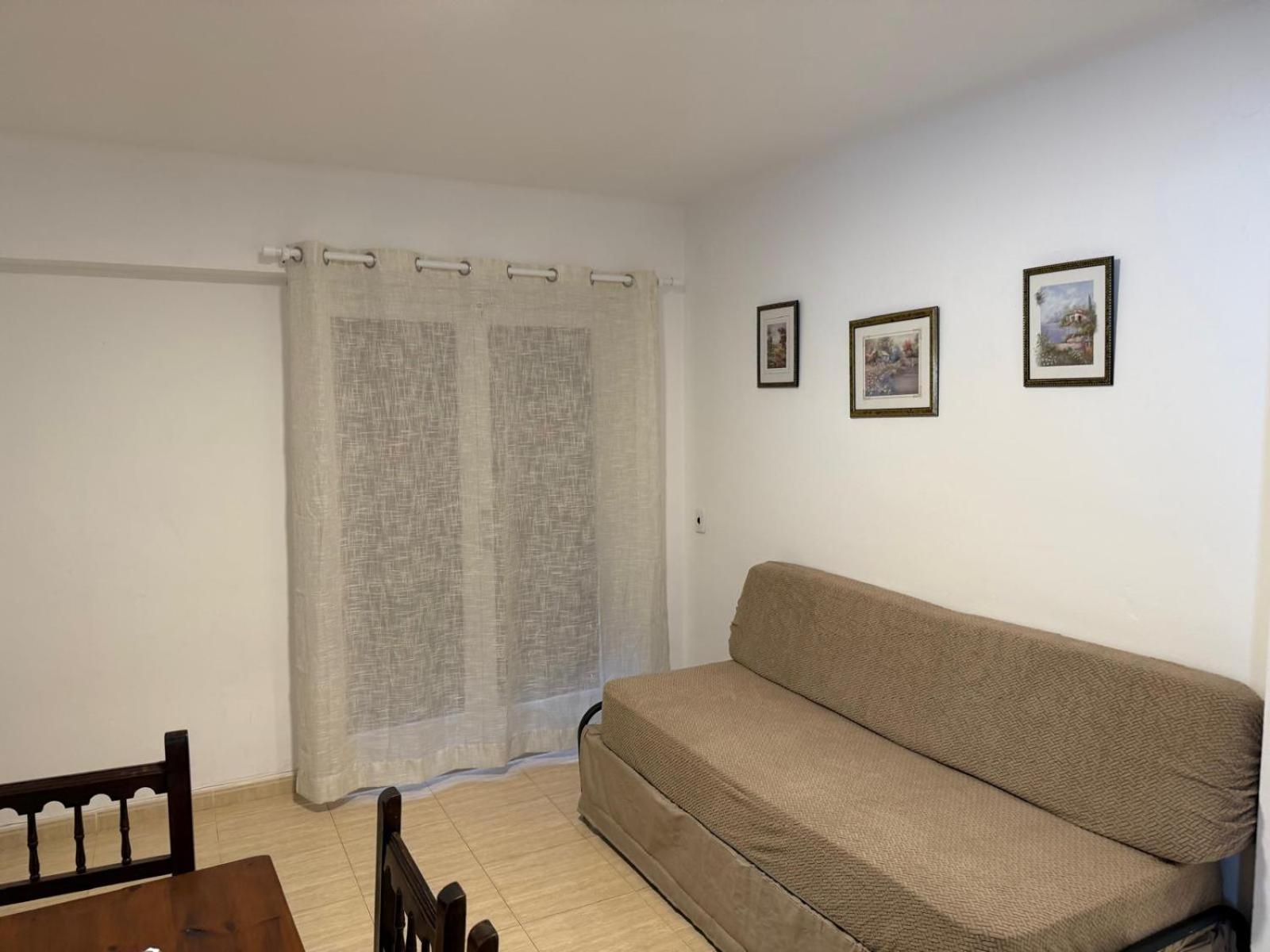 Apartamentos Flandria Салоу Екстер'єр фото