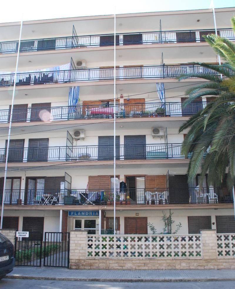 Apartamentos Flandria Салоу Екстер'єр фото